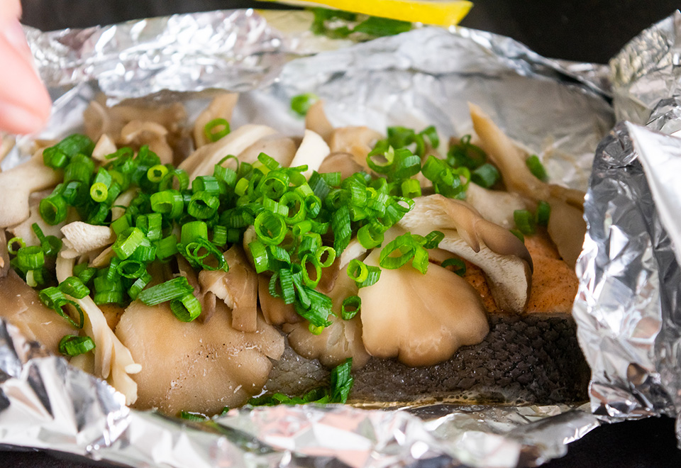 鮭と舞茸のホイル焼き