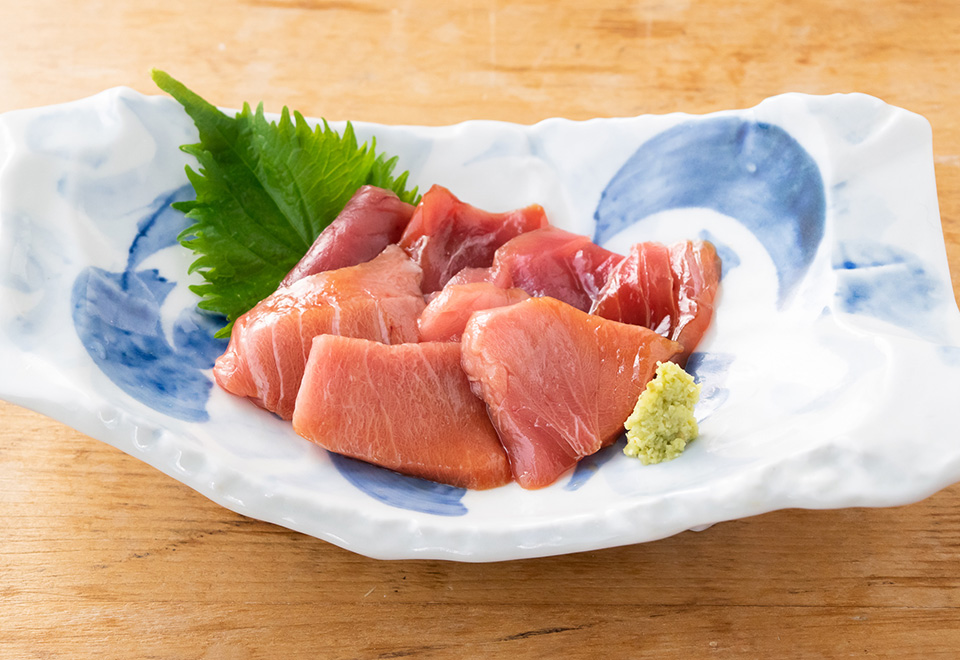 本まぐろ切り落とし漬け丼