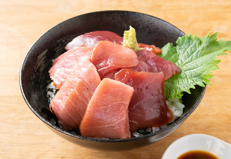 本まぐろ切り落とし漬け丼