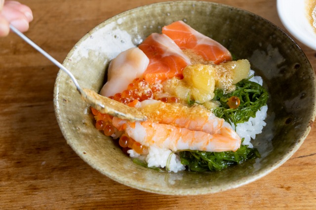 海鮮丼の簡単な解凍方法とアレンジレシピ 気仙沼から手作りお惣菜 おかずをお取り寄せ通販なら斉吉