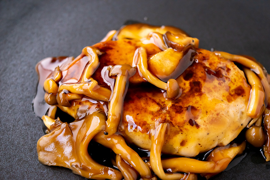 まぐろのハンバーグ照り焼ききのこソース