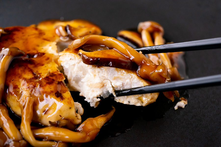 まぐろのハンバーグ照り焼ききのこソース