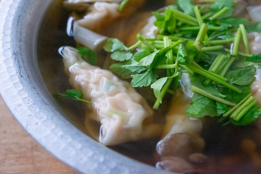 新れんこんと赤豚とワンタンスープ 無添加手作りのお惣菜通販なら斉吉 新れんこんと赤豚とワンタンスープ 無添加手作りのお惣菜通販なら斉吉