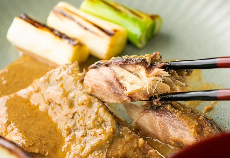 鯖鯖の胡麻味噌煮