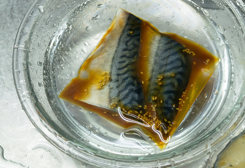 鯖の胡麻みりん漬