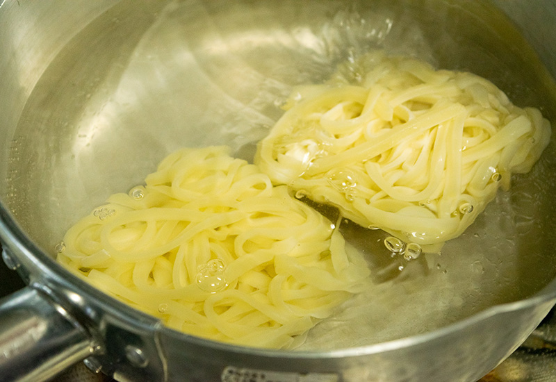冷やしきつねうどん