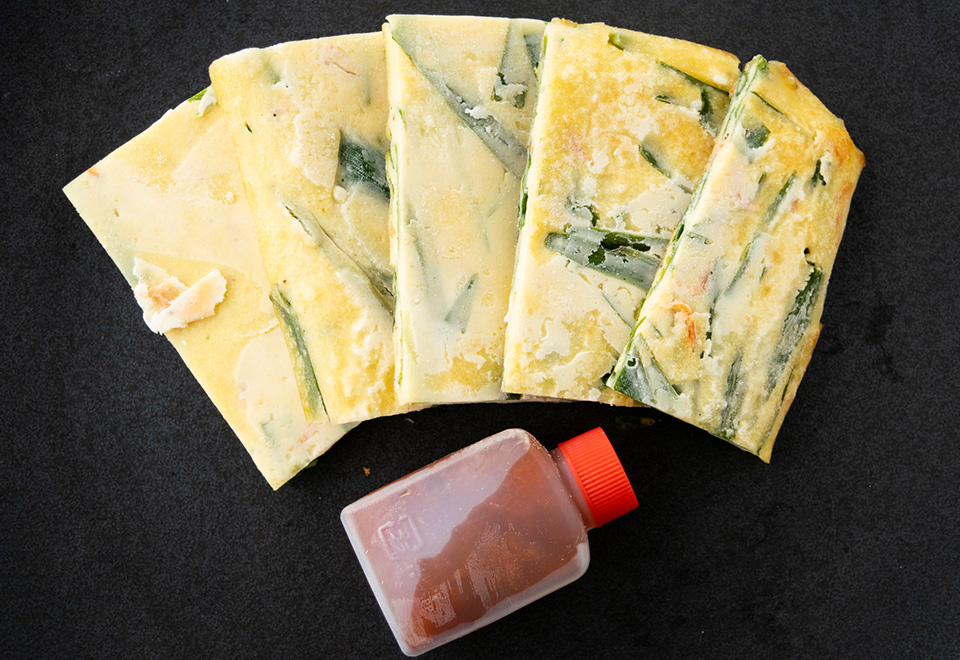 三陸産あみ海老とニラのチジミ