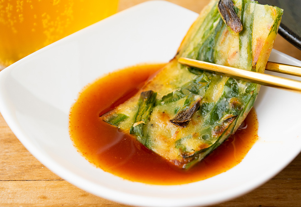 三陸産あみ海老とニラのチジミ