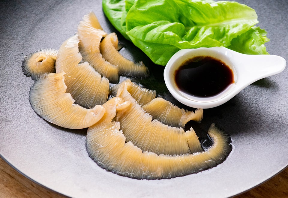気仙沼産ふかひれの刺身 ねぎ油醤油