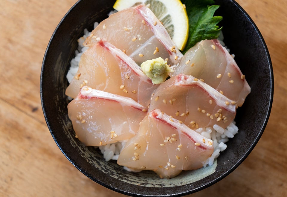 気仙沼産いしなぎの漬け丼