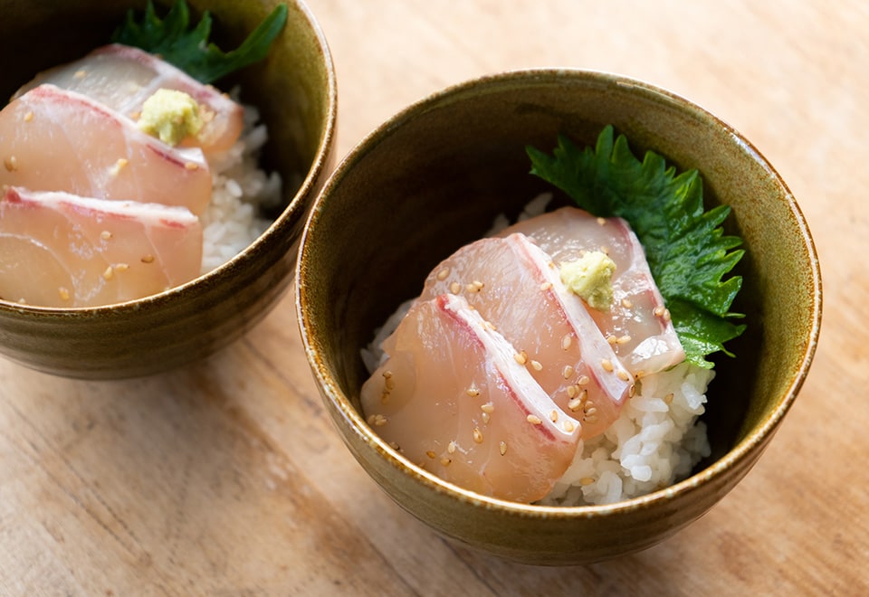 気仙沼産いしなぎの漬け丼