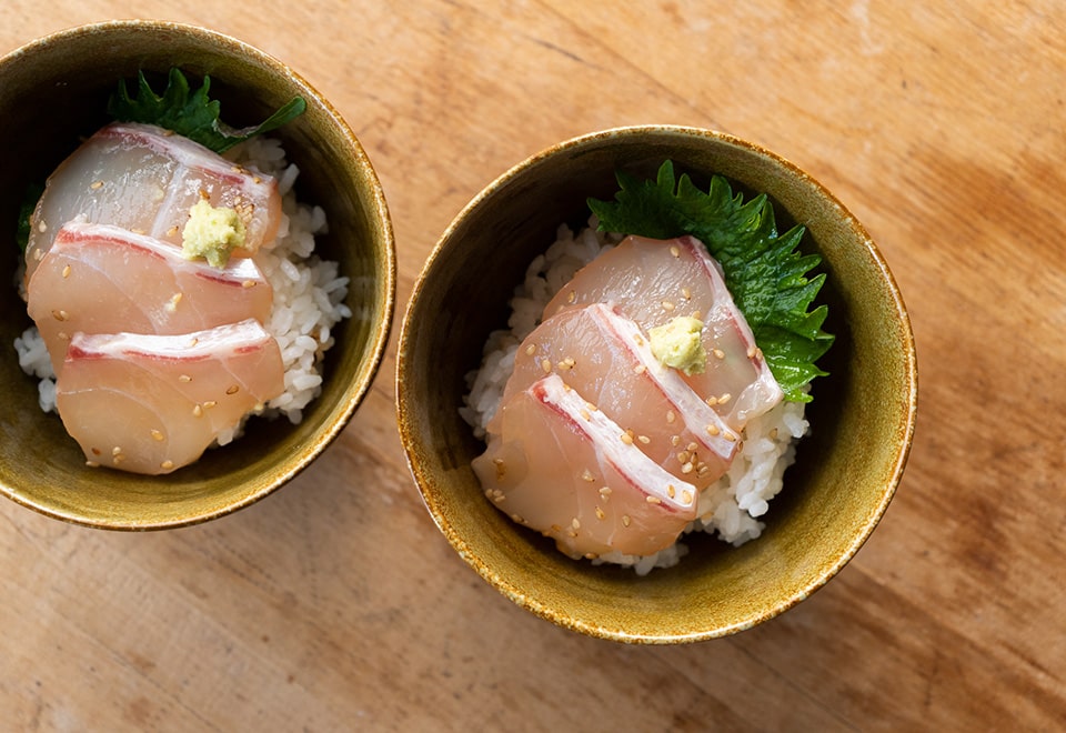 気仙沼産いしなぎの漬け丼