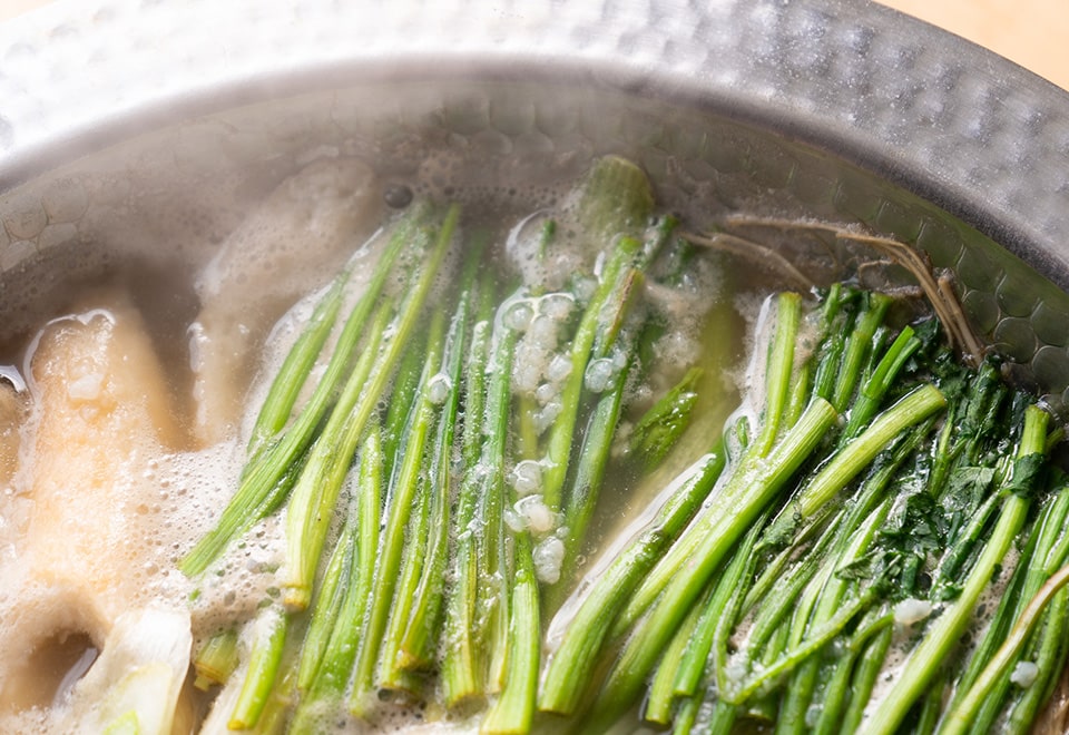 比内地鶏と三関せりのきりたんぽ鍋｜気仙沼から無添加手作りお惣菜・海鮮をお取り寄せなら斉吉