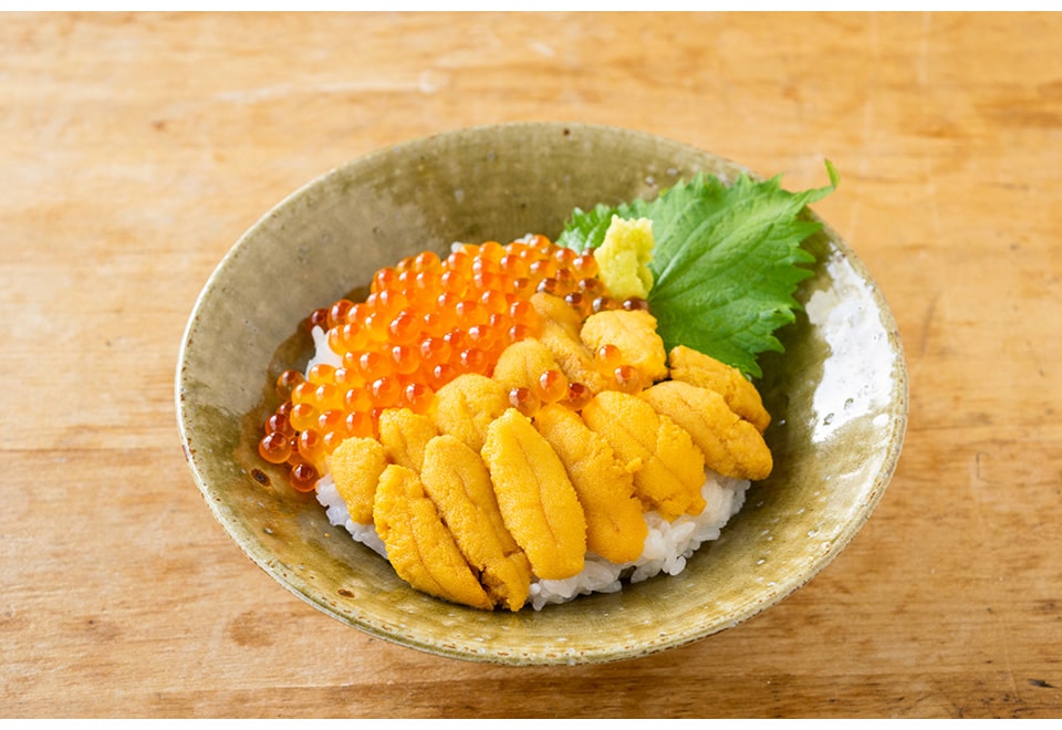 蒸しうにいくら丼