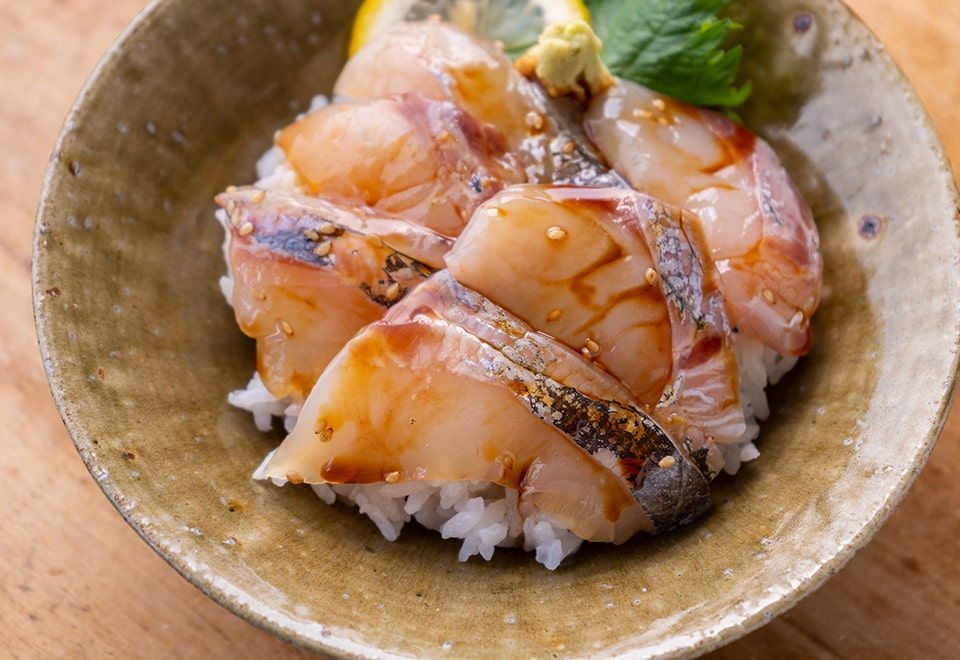 目鯛の胡麻漬け丼