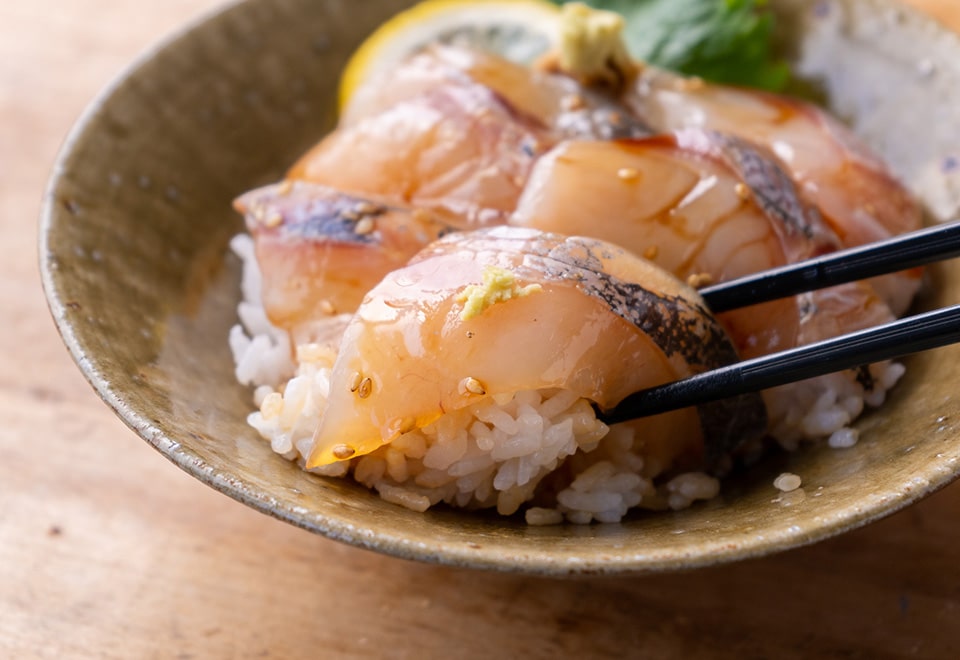 目鯛の胡麻漬け丼