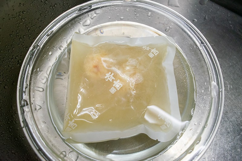 比内地鶏の団子と生姜のスープ