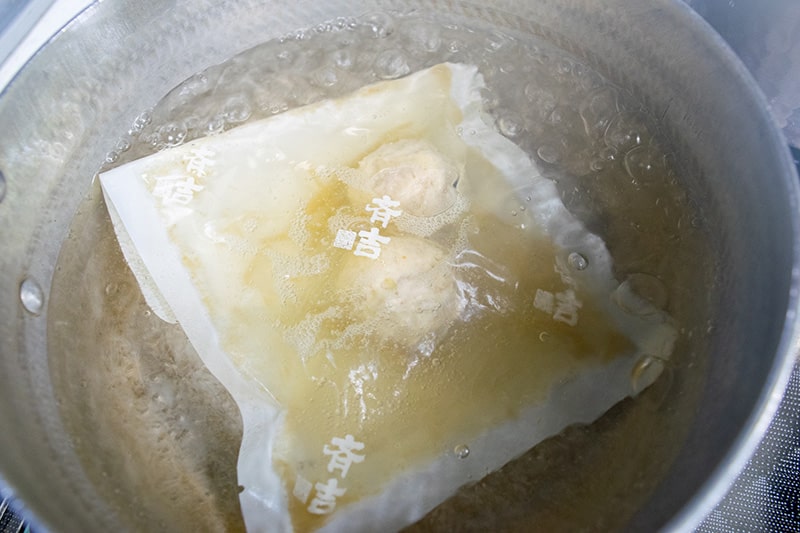 比内地鶏の団子と生姜のスープ