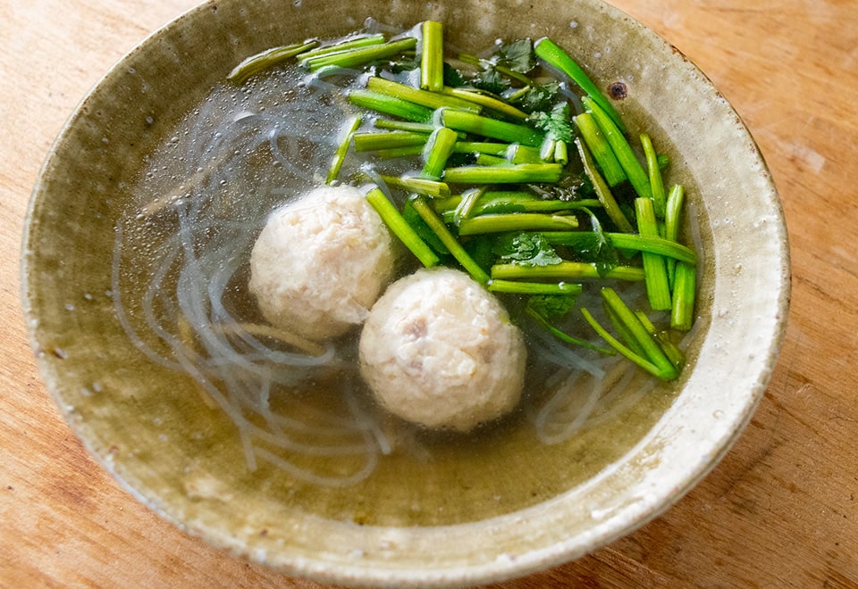 比内地鶏の団子と生姜のスープ