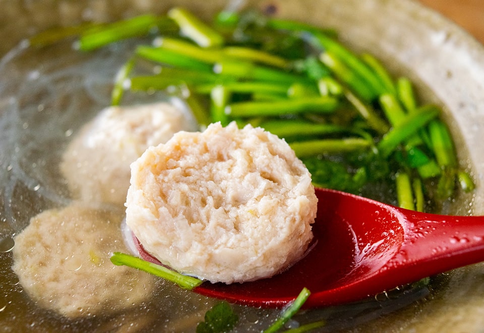 比内地鶏の団子と生姜のスープ