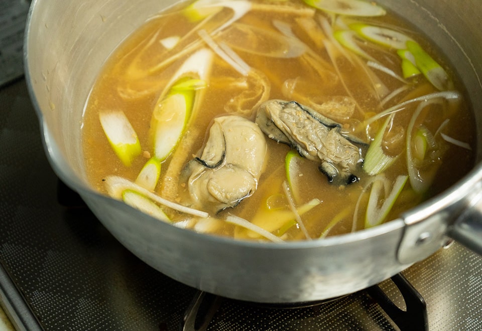 気仙沼産牡蠣の味噌汁