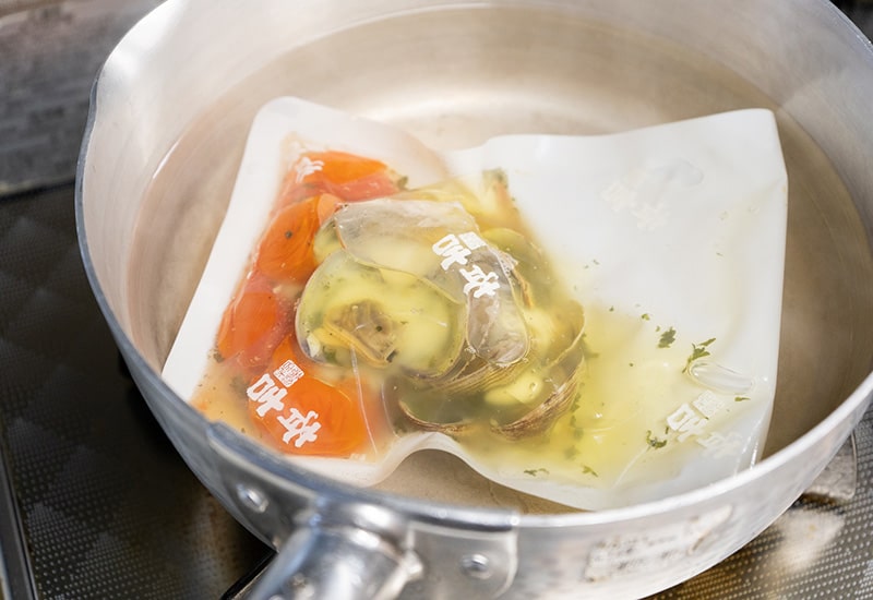 気仙沼産あさりとトマトオイル煮