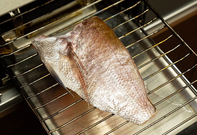 天然真鯛一塩干し（半身）