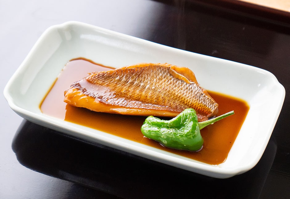 天然真鯛の煮つけ