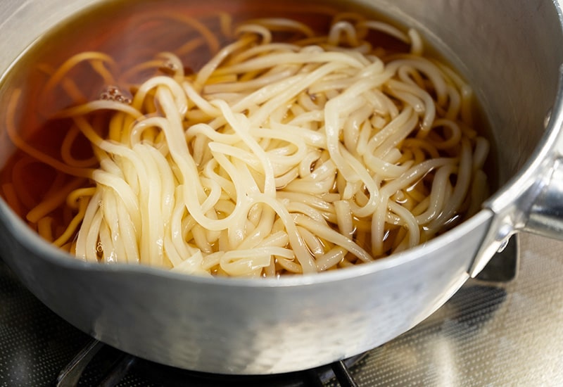 斉吉だしのきつねうどん