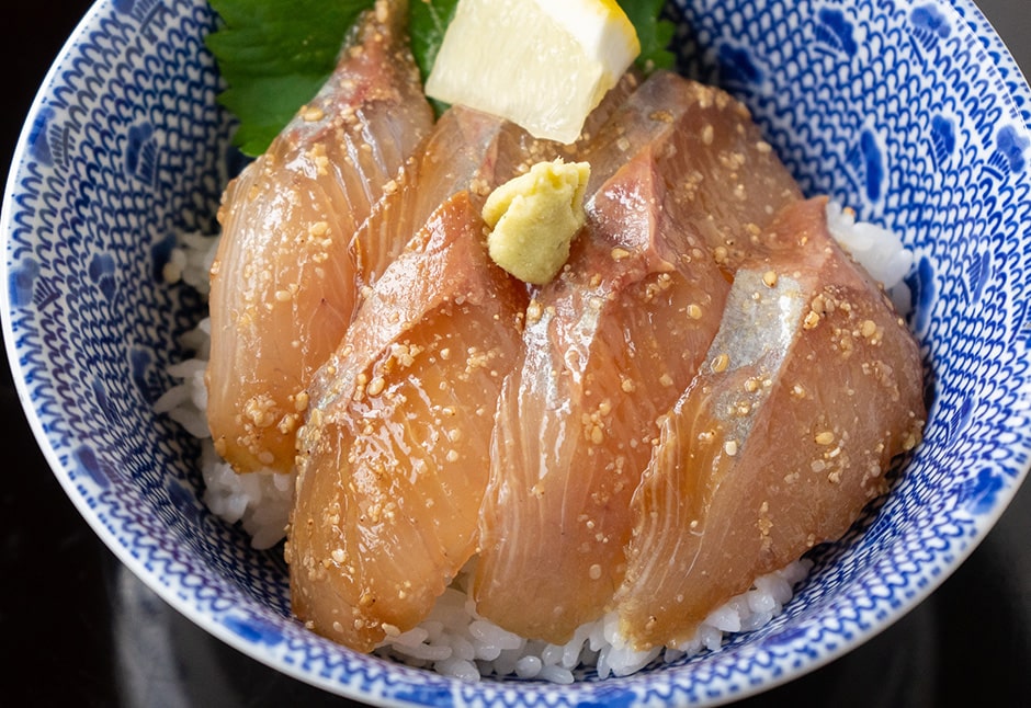 気仙沼産かんぱち胡麻漬丼