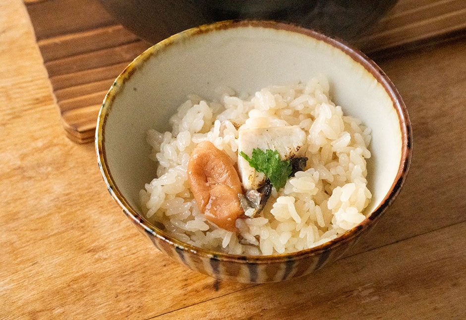 炙りすずきと梅干し炊き込みご飯