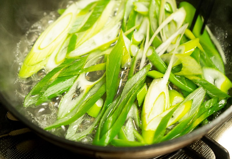 合鴨すじ煮込み