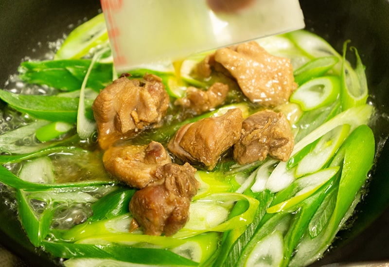 合鴨すじ煮込み