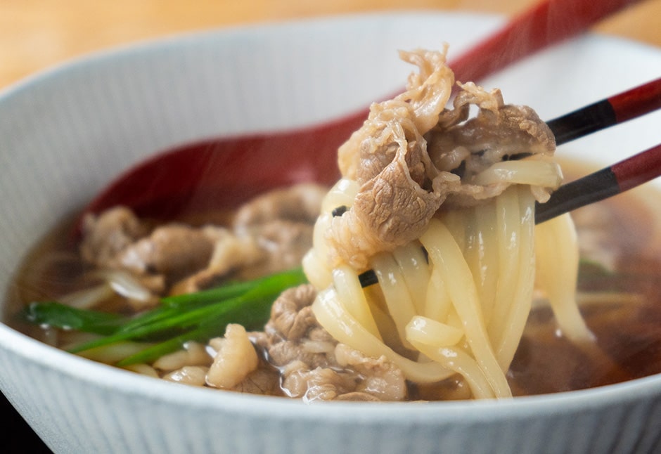 斉吉だしの牛肉うどん