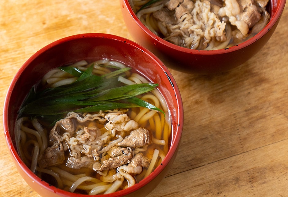 斉吉だしの牛肉うどん