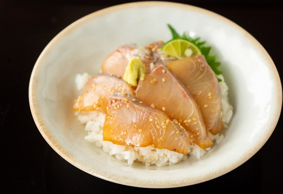 天然かんぱち胡麻漬け丼