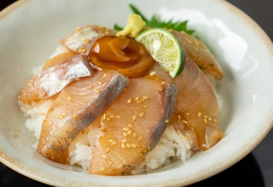 天然かんぱち胡麻漬け丼