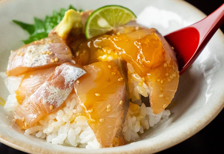 天然かんぱち胡麻漬け丼