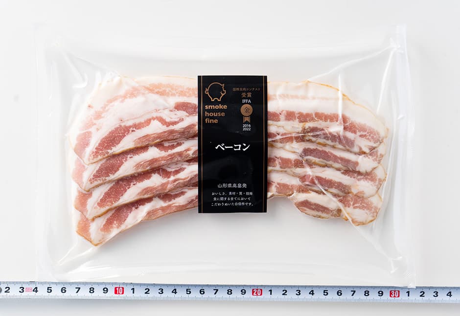 山形　スモークハウスファインさんの無添加ベーコン