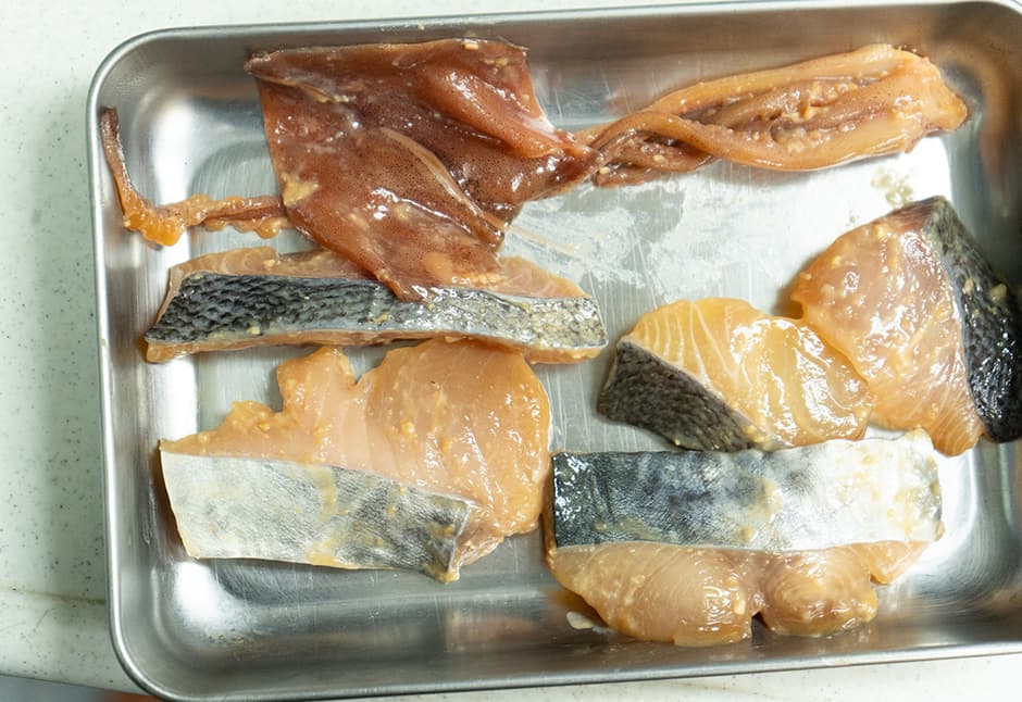 寒さわらと目鯛の切り落としとイカゲソ味噌こうじ漬け