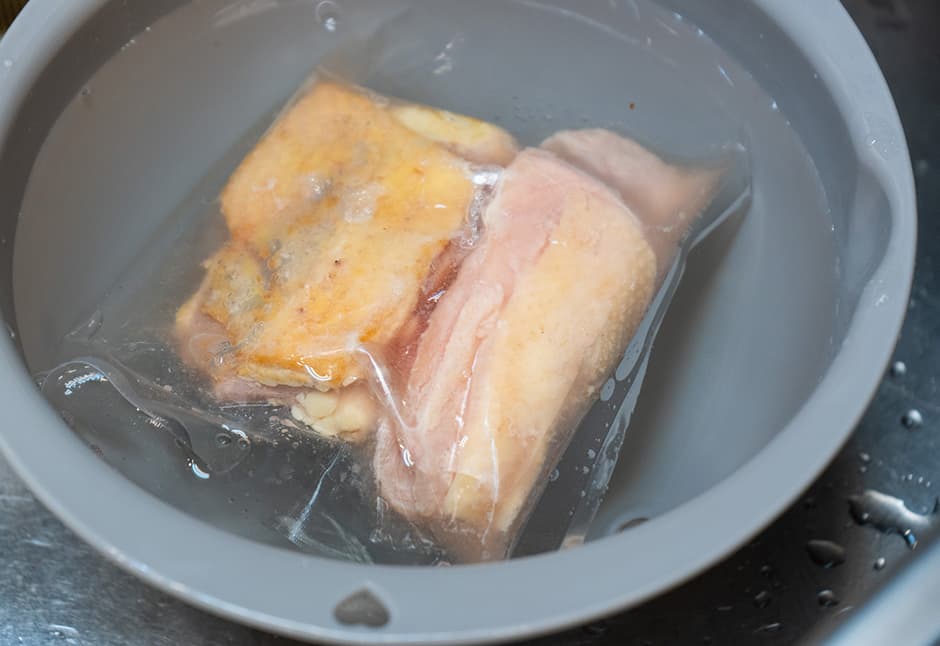 秋田比内地鶏低温蒸し