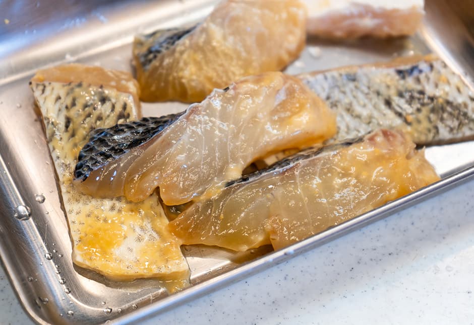 気仙沼産すずき切り落とし味噌こうじ漬け