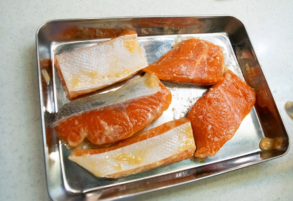 銀鮭切り落とし味噌こうじ漬け