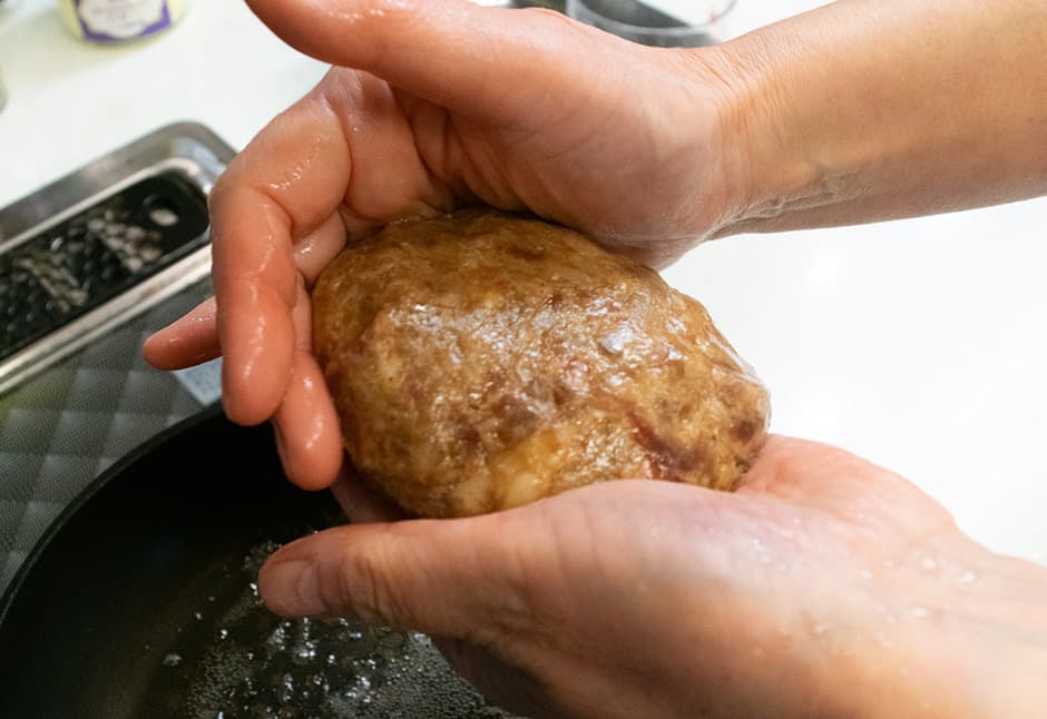 ステーキ鉄板焼き「和かな」さんの岩手短角牛のハンバーグ