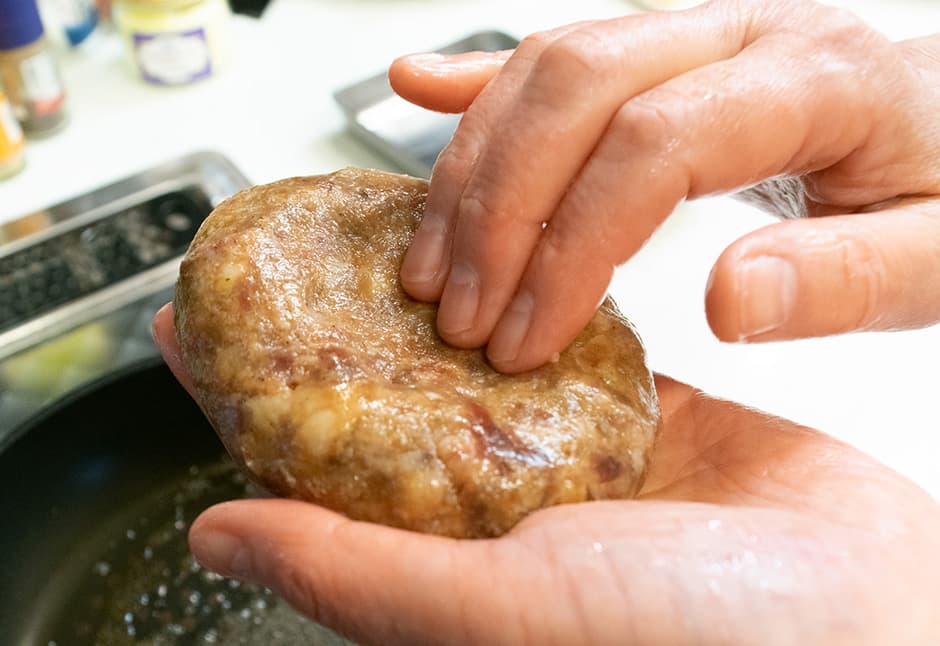 ステーキ鉄板焼き「和かな」さんの岩手短角牛のハンバーグ