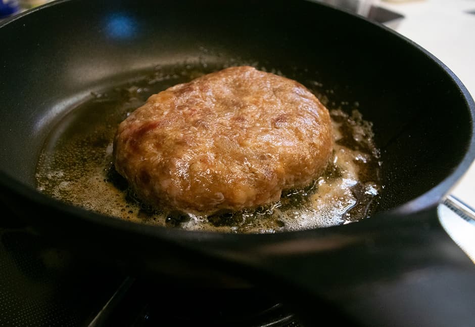 ステーキ鉄板焼き「和かな」さんの岩手短角牛のハンバーグ