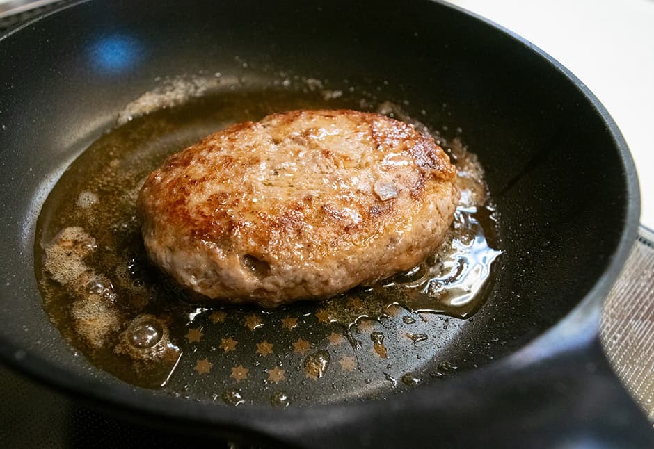 ステーキ鉄板焼き「和かな」さんの岩手短角牛のハンバーグ