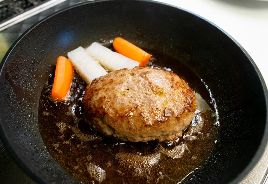 ステーキ鉄板焼き「和かな」さんの岩手短角牛のハンバーグ