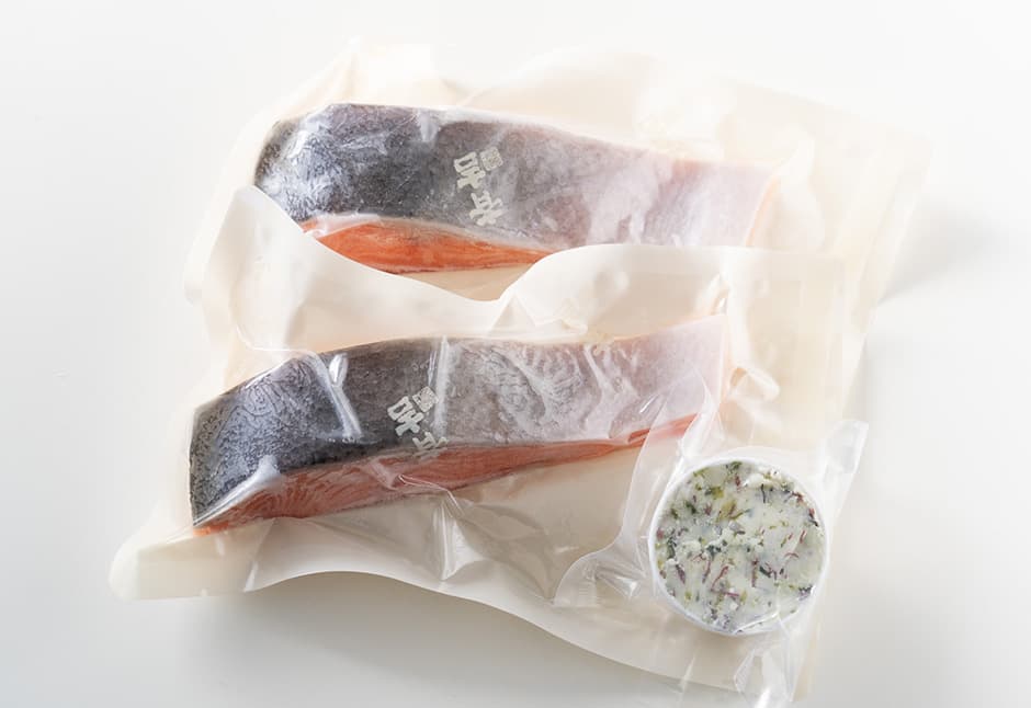 サーモンステーキ２切と斉吉海藻バター