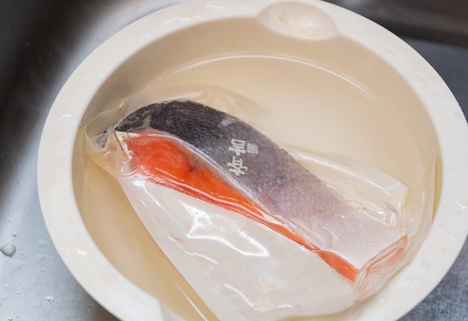 サーモンステーキ２切と斉吉海藻バター